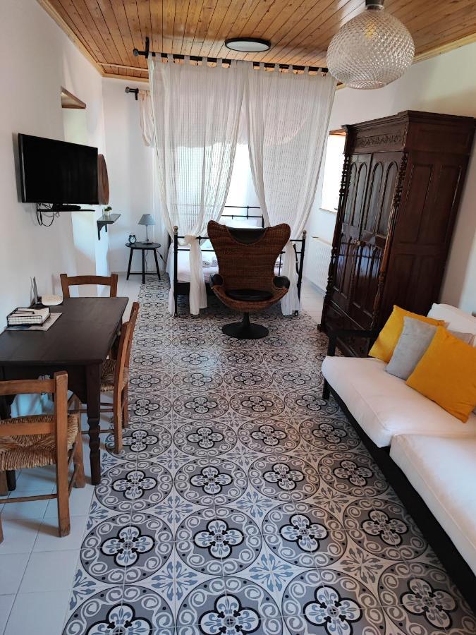 Liakoto Pension Panayia Buitenkant foto
