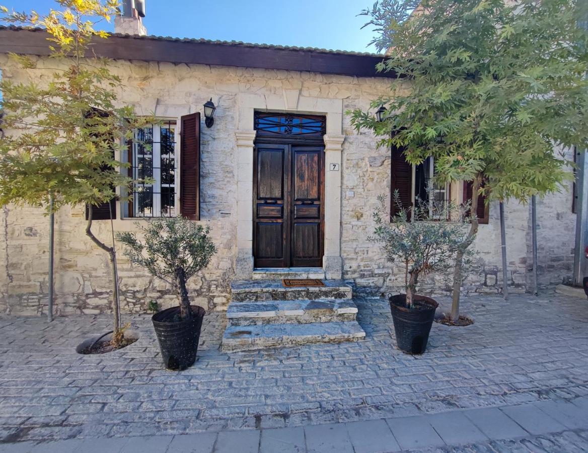 Liakoto Pension Panayia Buitenkant foto