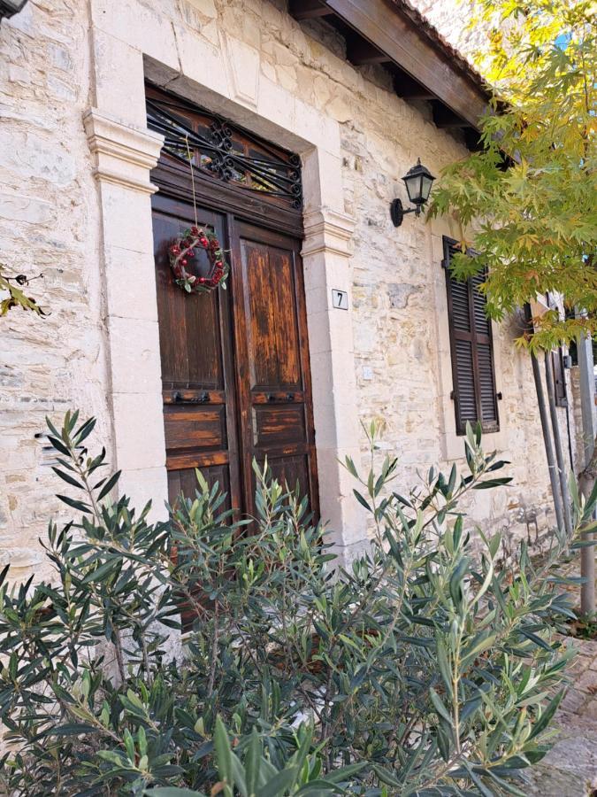 Liakoto Pension Panayia Buitenkant foto