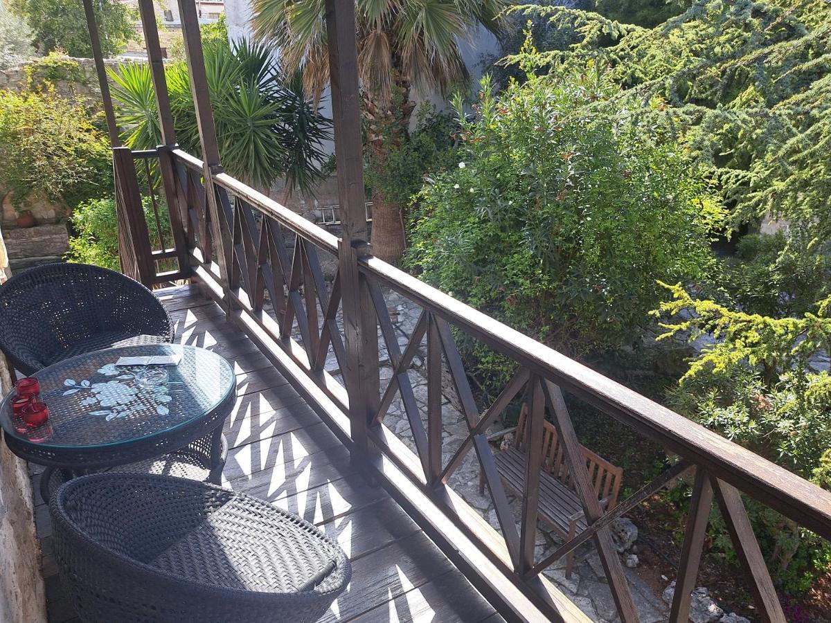 Liakoto Pension Panayia Buitenkant foto