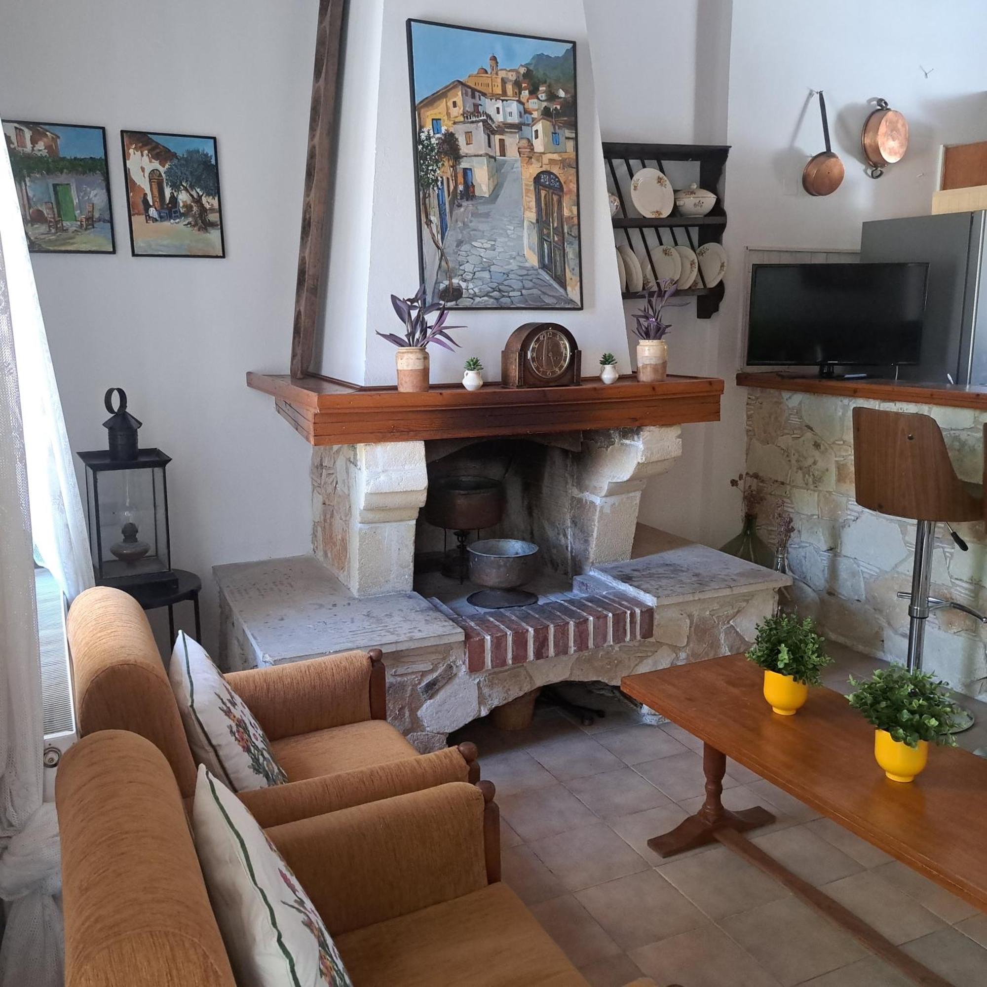 Liakoto Pension Panayia Buitenkant foto