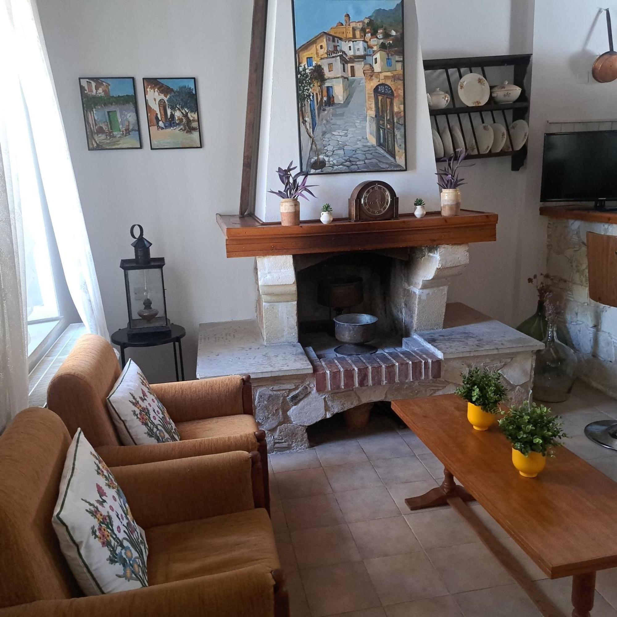 Liakoto Pension Panayia Buitenkant foto